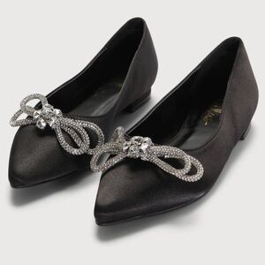 Lulus brand new flats